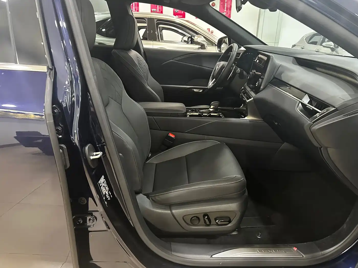 Lexus RX 2025 2025 300 4WD Premium Edition