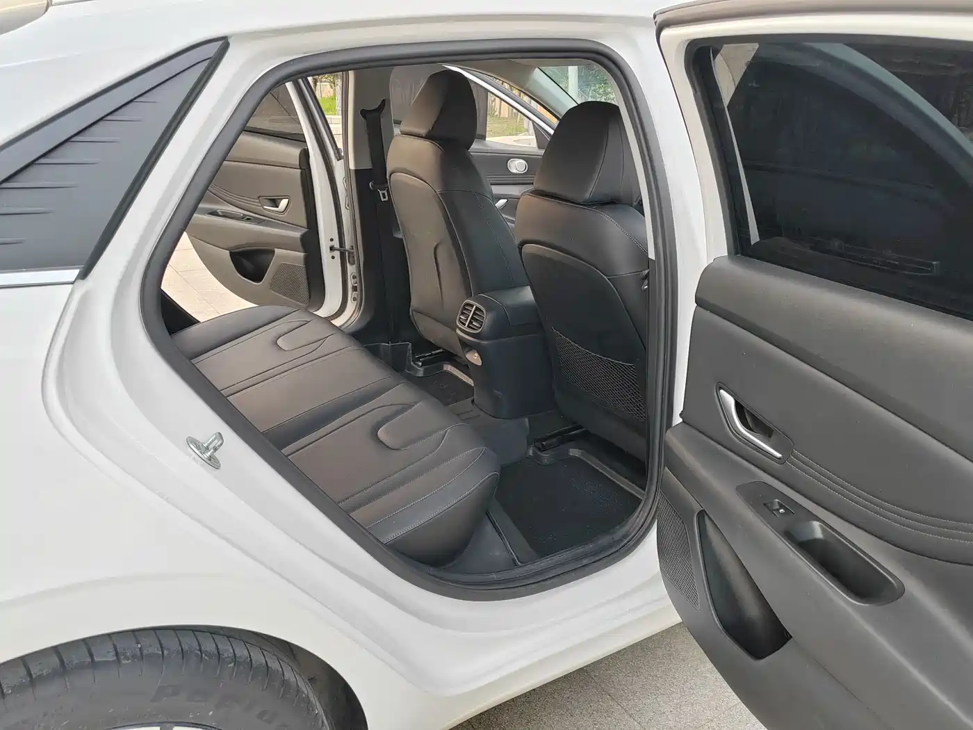 Hyundai Elantra 2022 1.5L CVT GLS Leading Edition фото 21