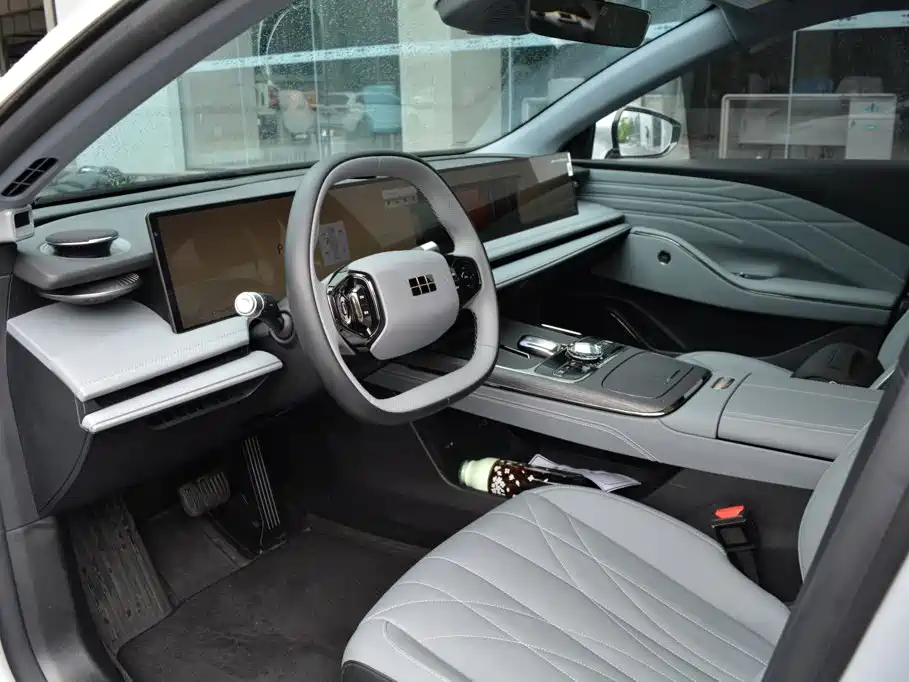 Geely Galaxy Galaxy E8 2025 2025 575km Voyage Smart Drive Edition