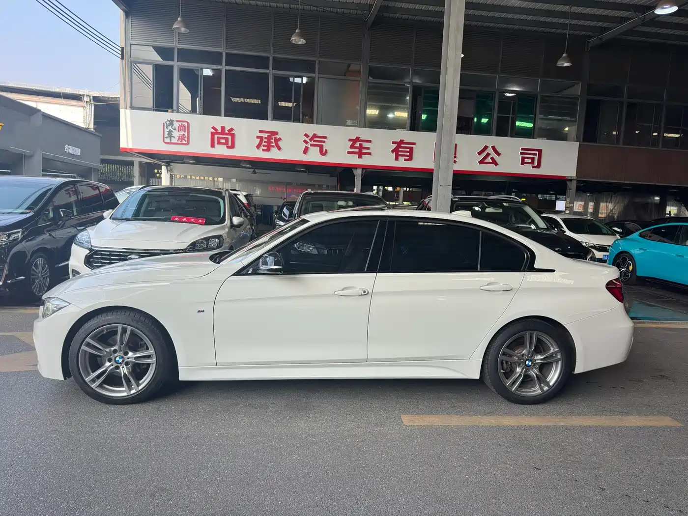 BMW 3 Series 2018 320Li M Sport Black Night Edition фото 3