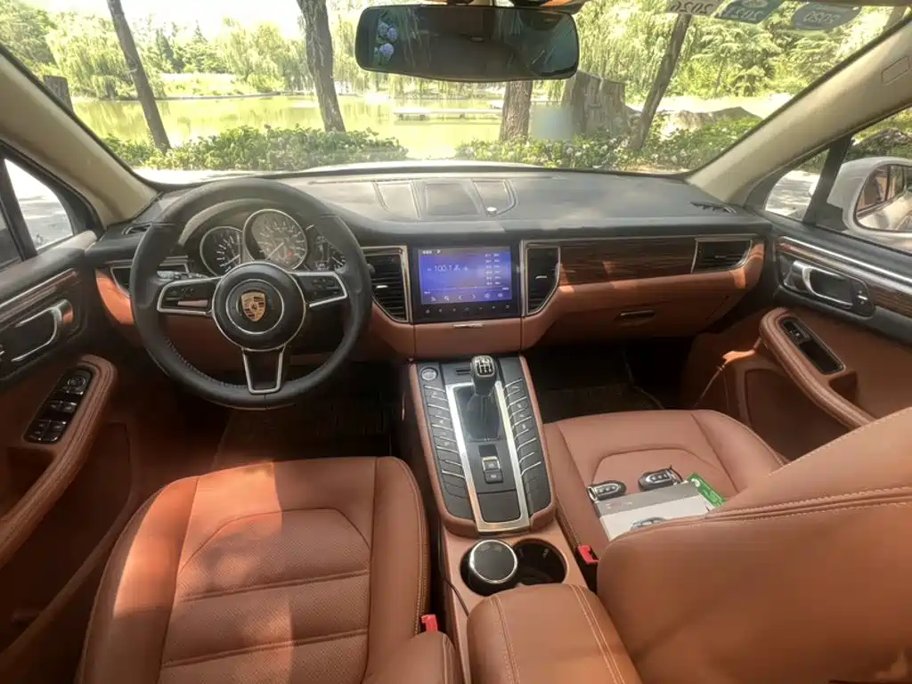 Photo 12 - Zotye SR9