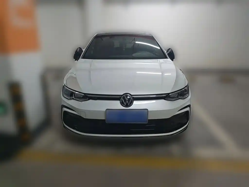 Фото 2 - Volkswagen Golf