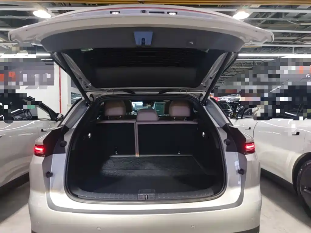 Li Auto i6 2025 2025 2WD Base Model