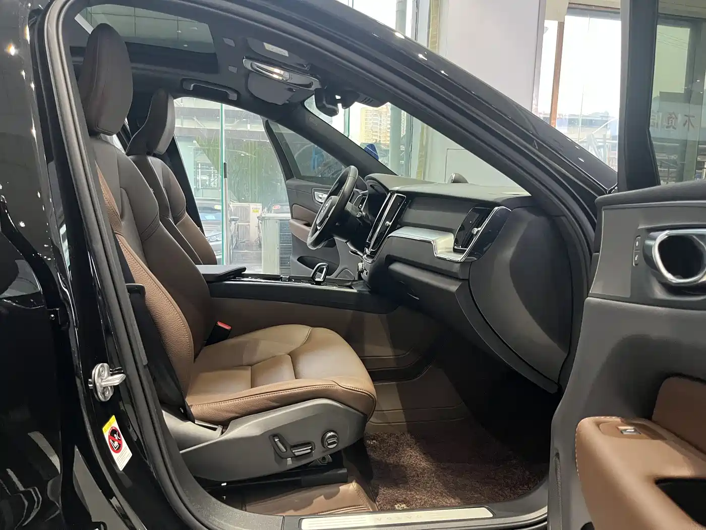 Volvo XC60 2025 2025 B5 AWD Smart Luxury Edition