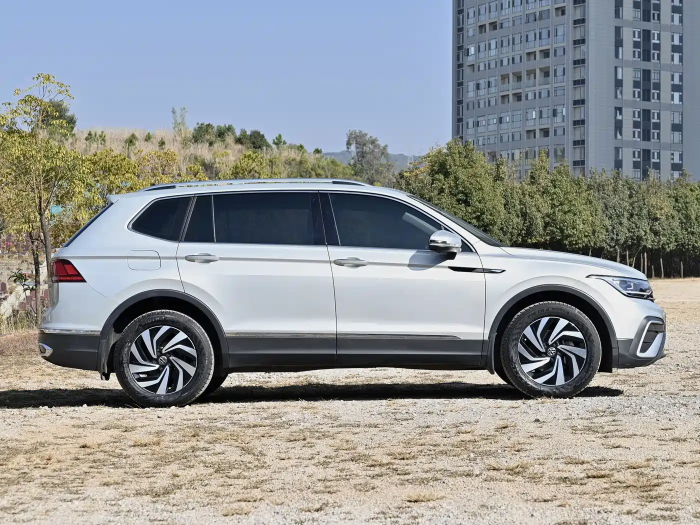 Volkswagen Tiguan L 2022 330TSI Automatic 2WD Smart Edition фото 17