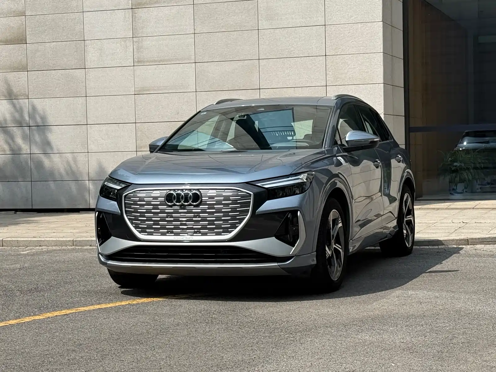 Photo 1 - Audi Q4 e-tron