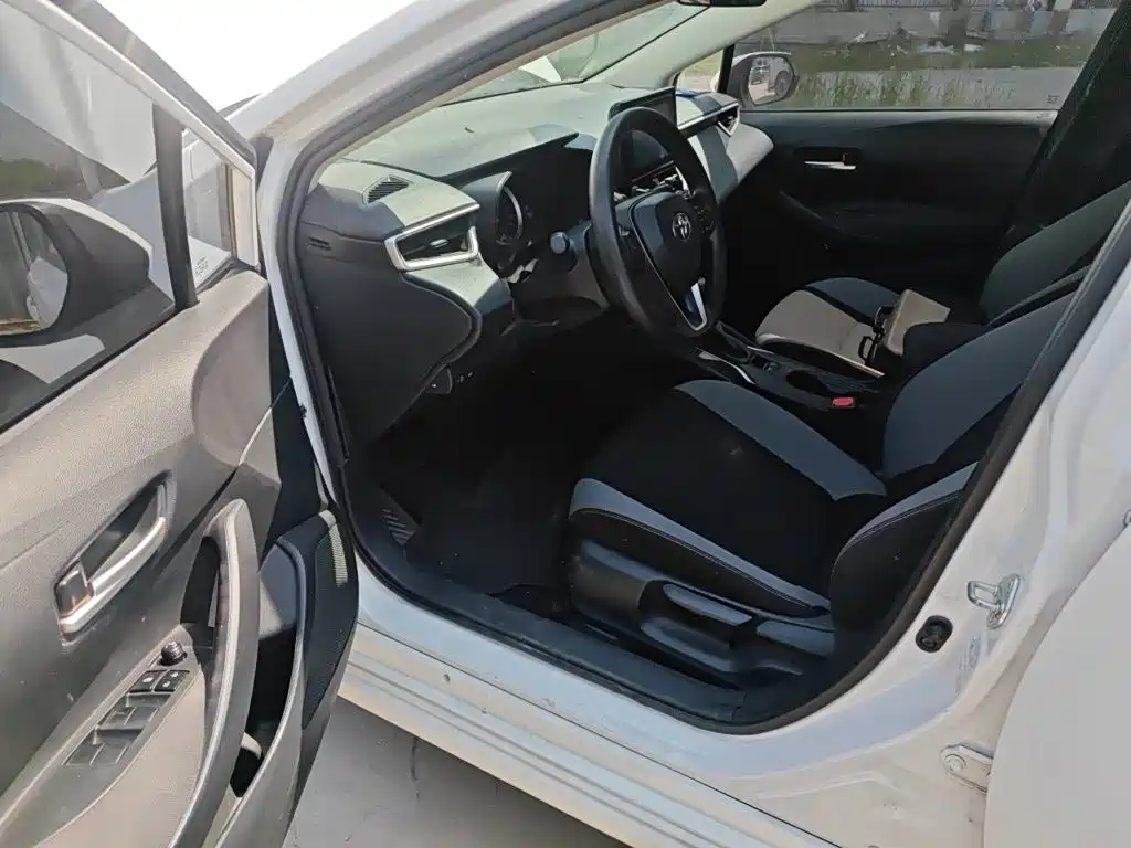 Photo 14 - Toyota Corolla