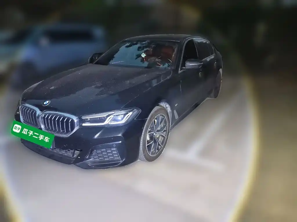Photo 2 - BMW 5 Series