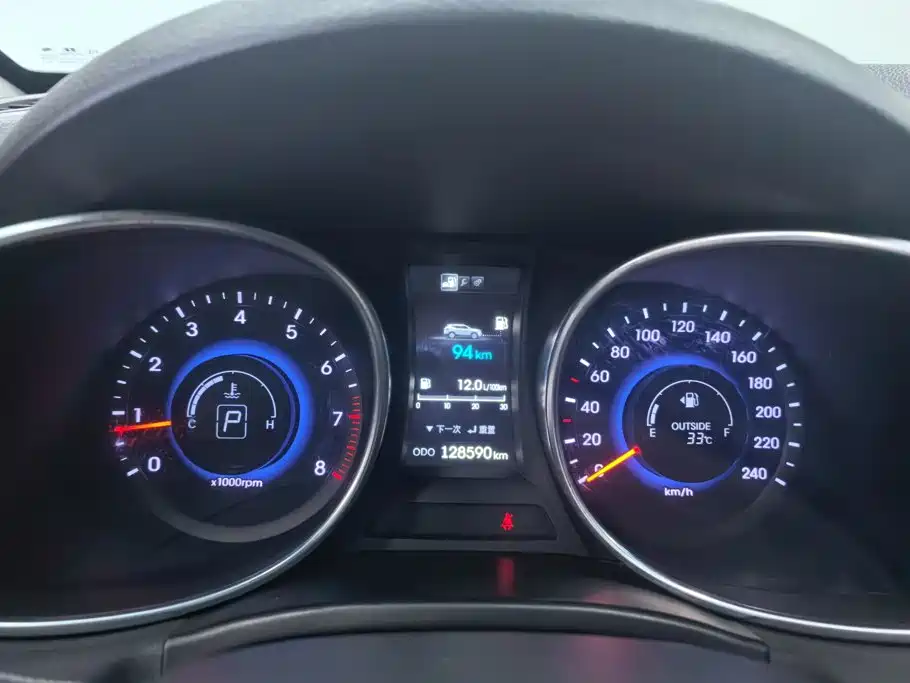 Hyundai Santa Fe 2014 2013 Model 2.4L Automatic 2WD Comfort