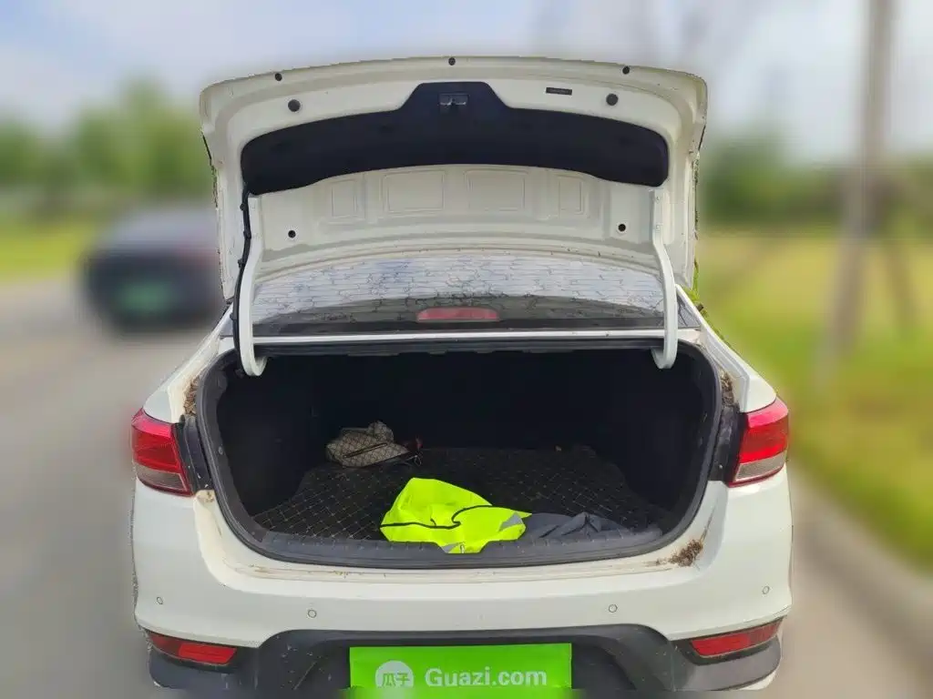 Kia K2 2018 2017 Sedan 1.4L AT 15th Anniversary Special Edition GLS