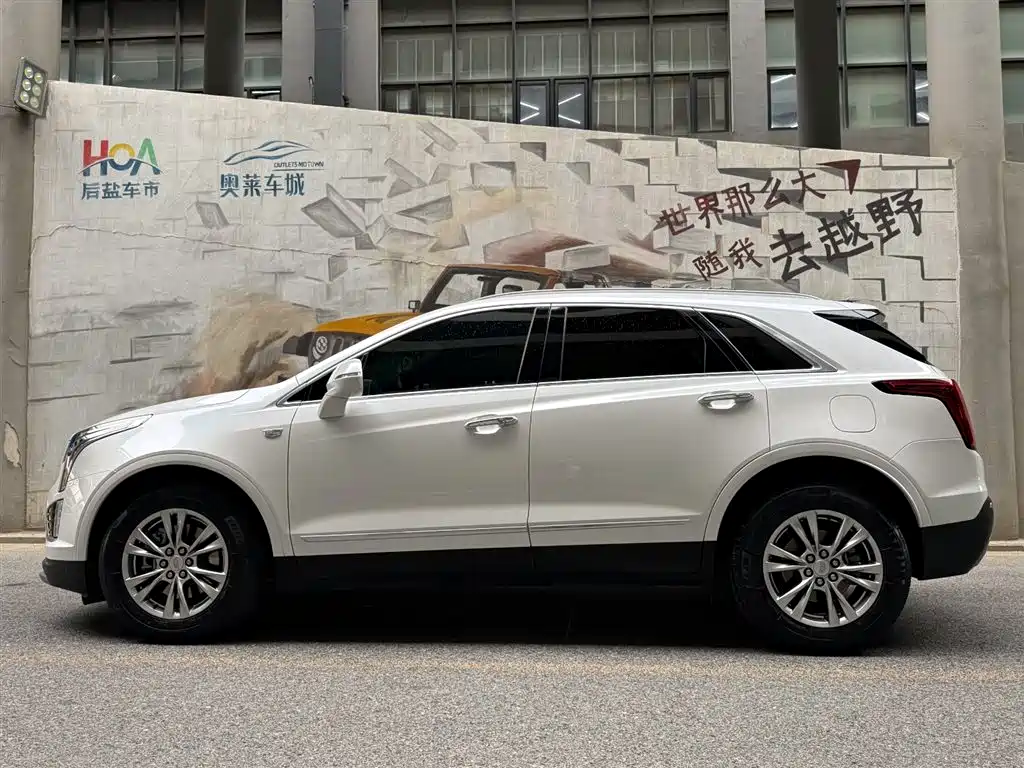 CADILLAC XT5