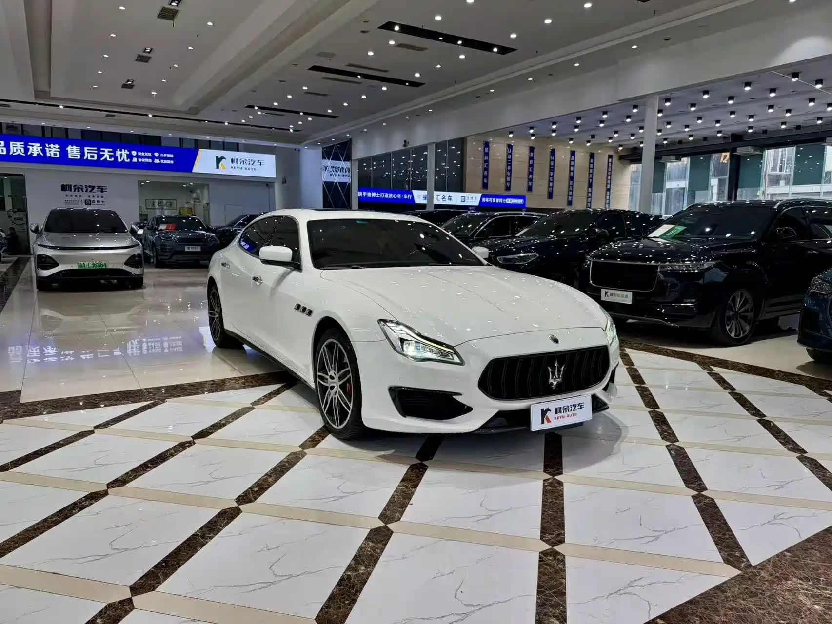 Photo 4 - Maserati Quattroporte
