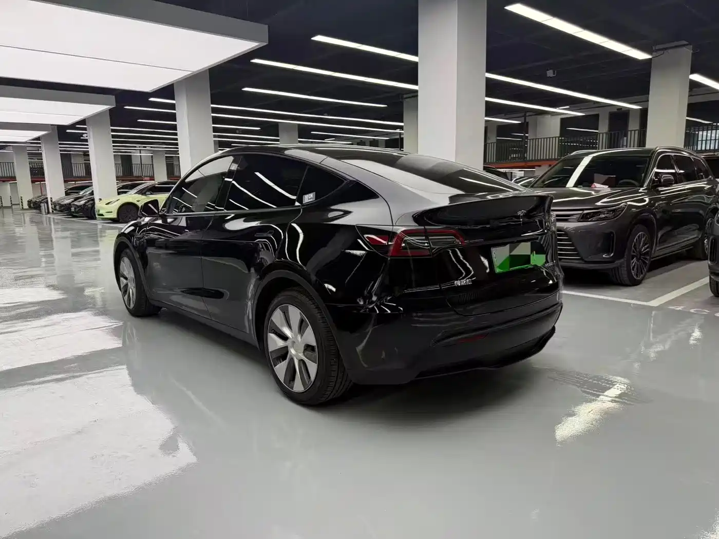 Фото 16 - Tesla Model Y