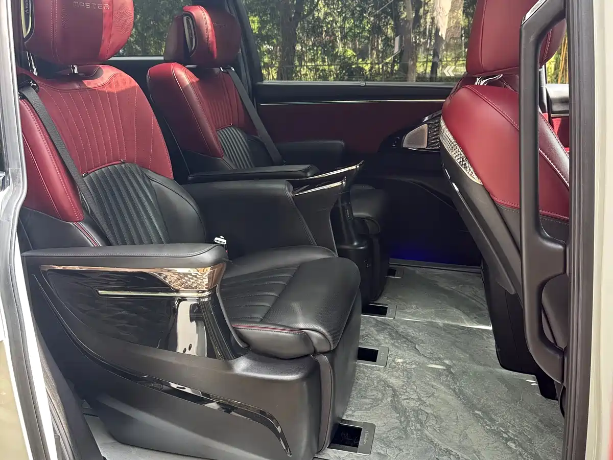 GAC Trumpchi Trumpchi M8 2023 Model Master Series Hybrid Royal Edition фото 9