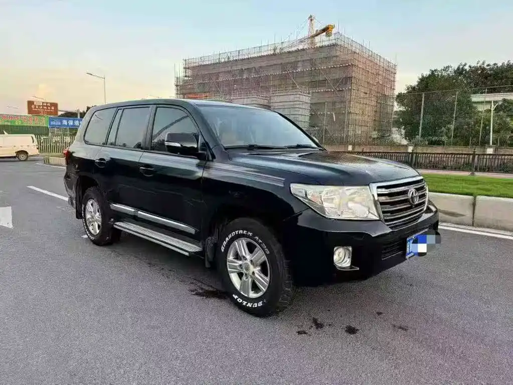 TOYOTA LAND CRUISER