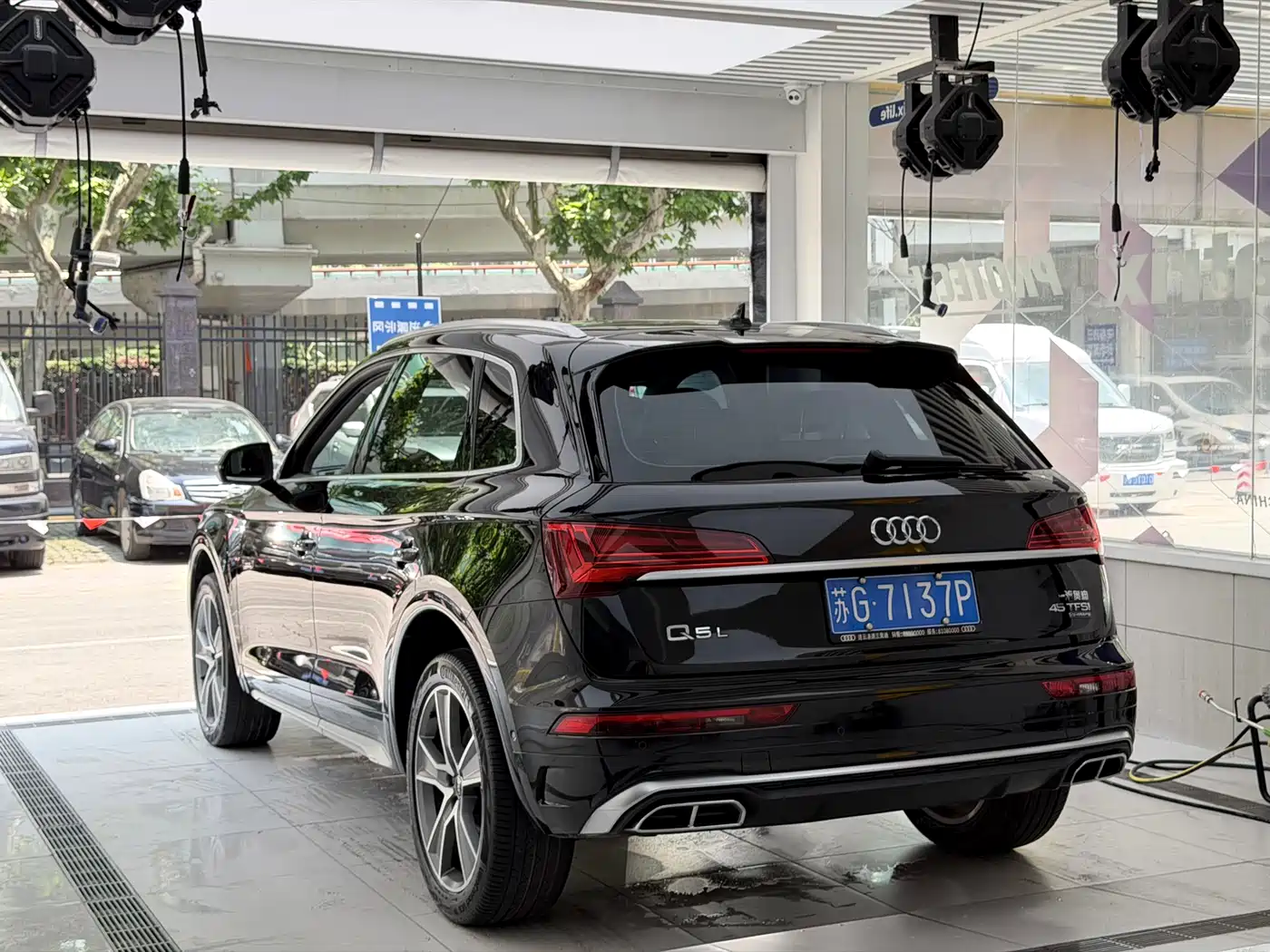 Фото 20 - Audi Q5L