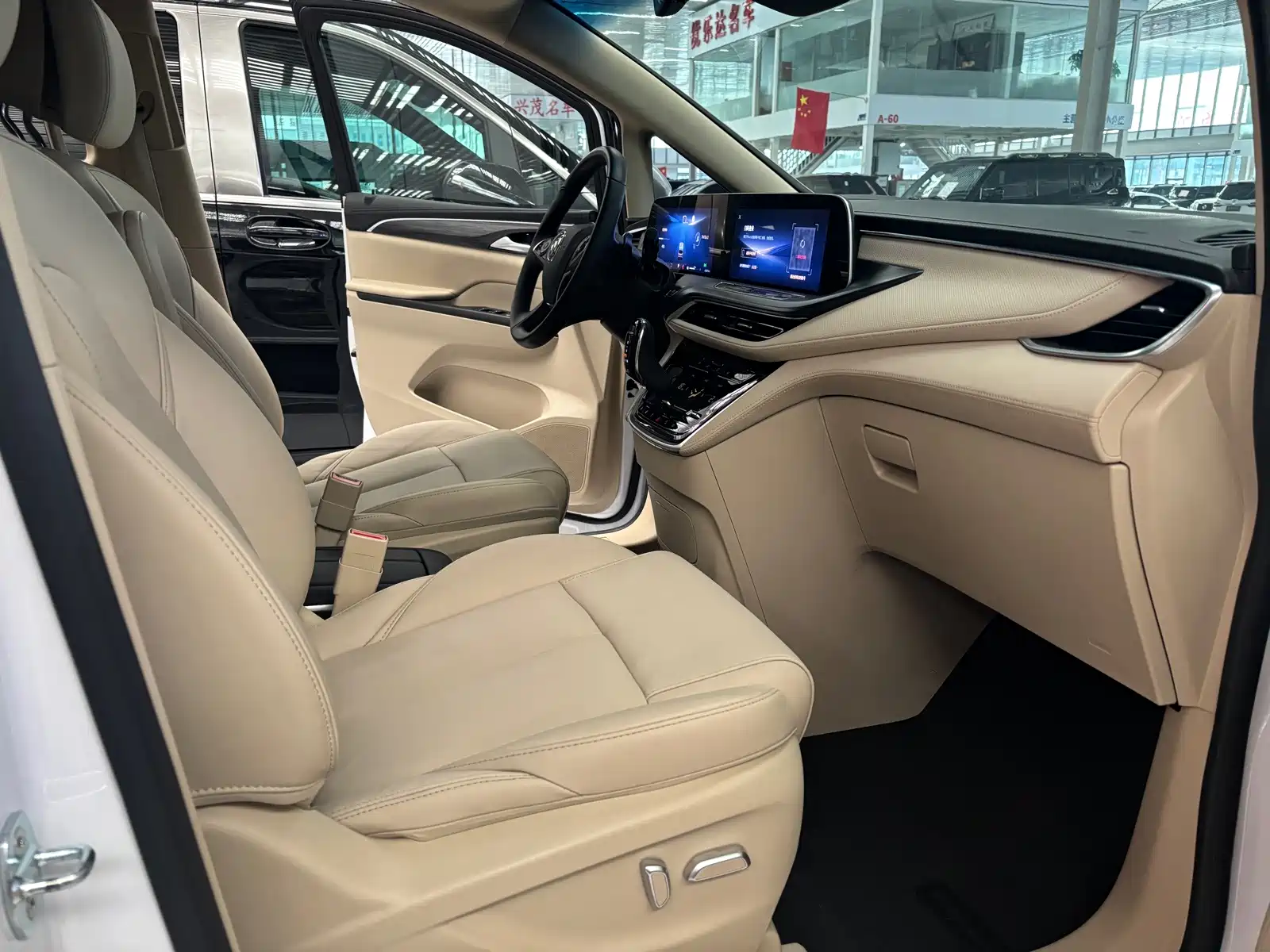 Фото 7 - Buick GL8