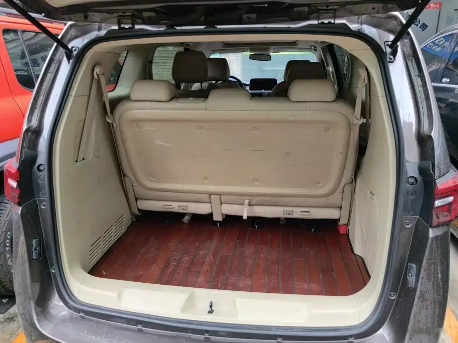 Фото 4 - Buick GL8