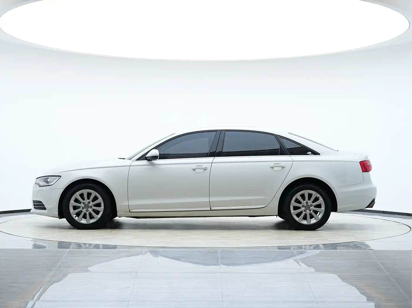Audi A6L 2014 30 FSI Comfort фото 8