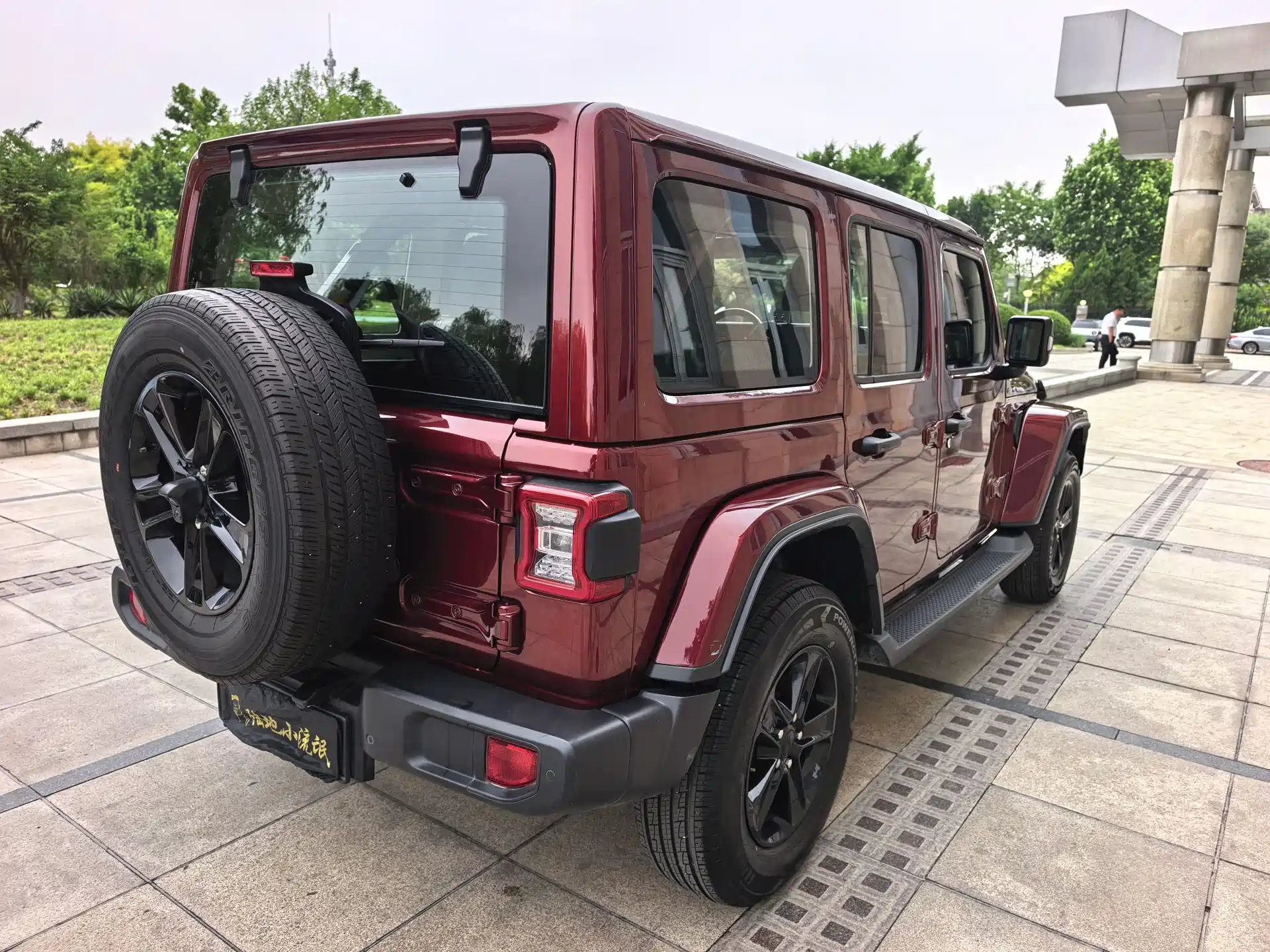 Photo 11 - Jeep Wrangler