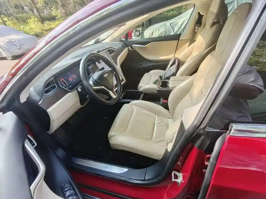 Фото 4 - Tesla Model S