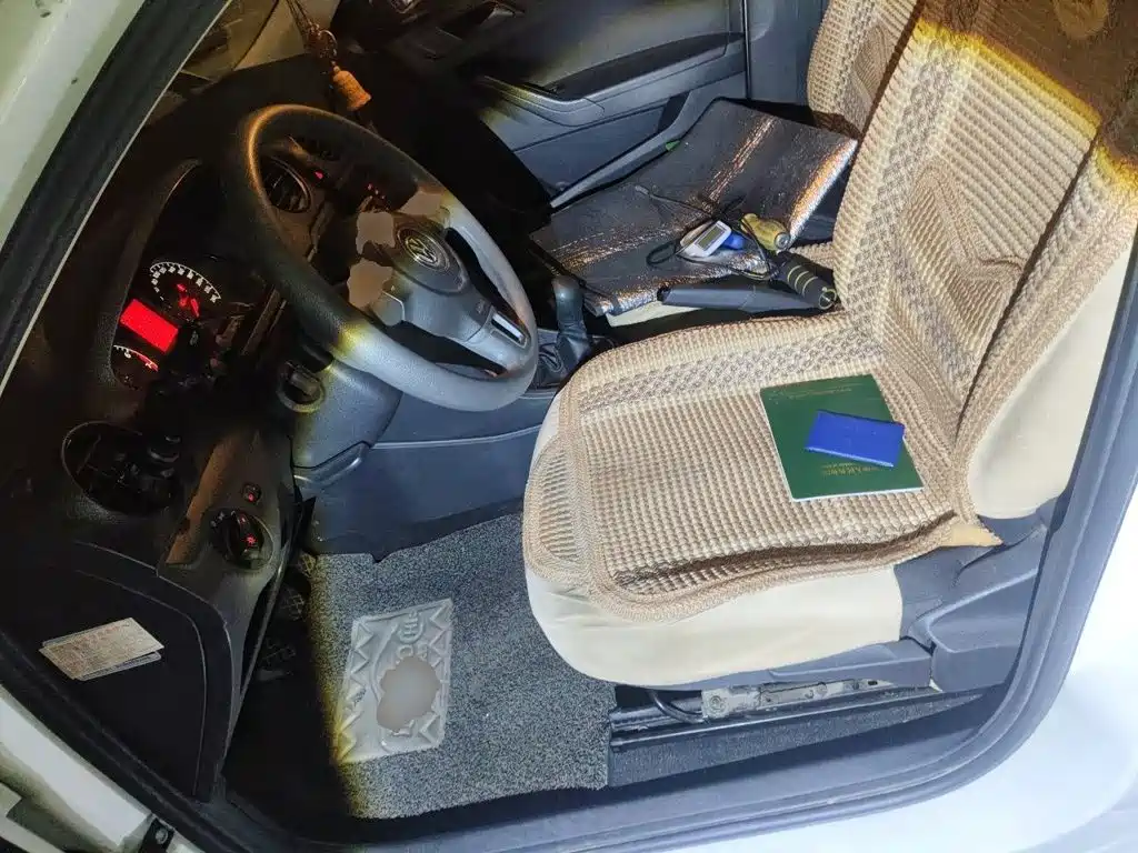 Photo 18 - Volkswagen Jetta