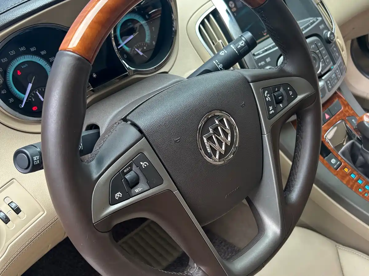 Buick LaCrosse 2012 2012 2.4L SIDI Premium Edition