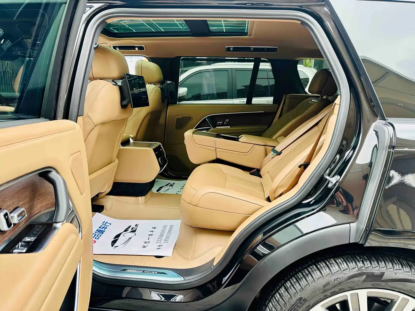 Land Rover Range Rover 2025 3.0 L6 400PS Genesis Extended Wheelbase фото 7