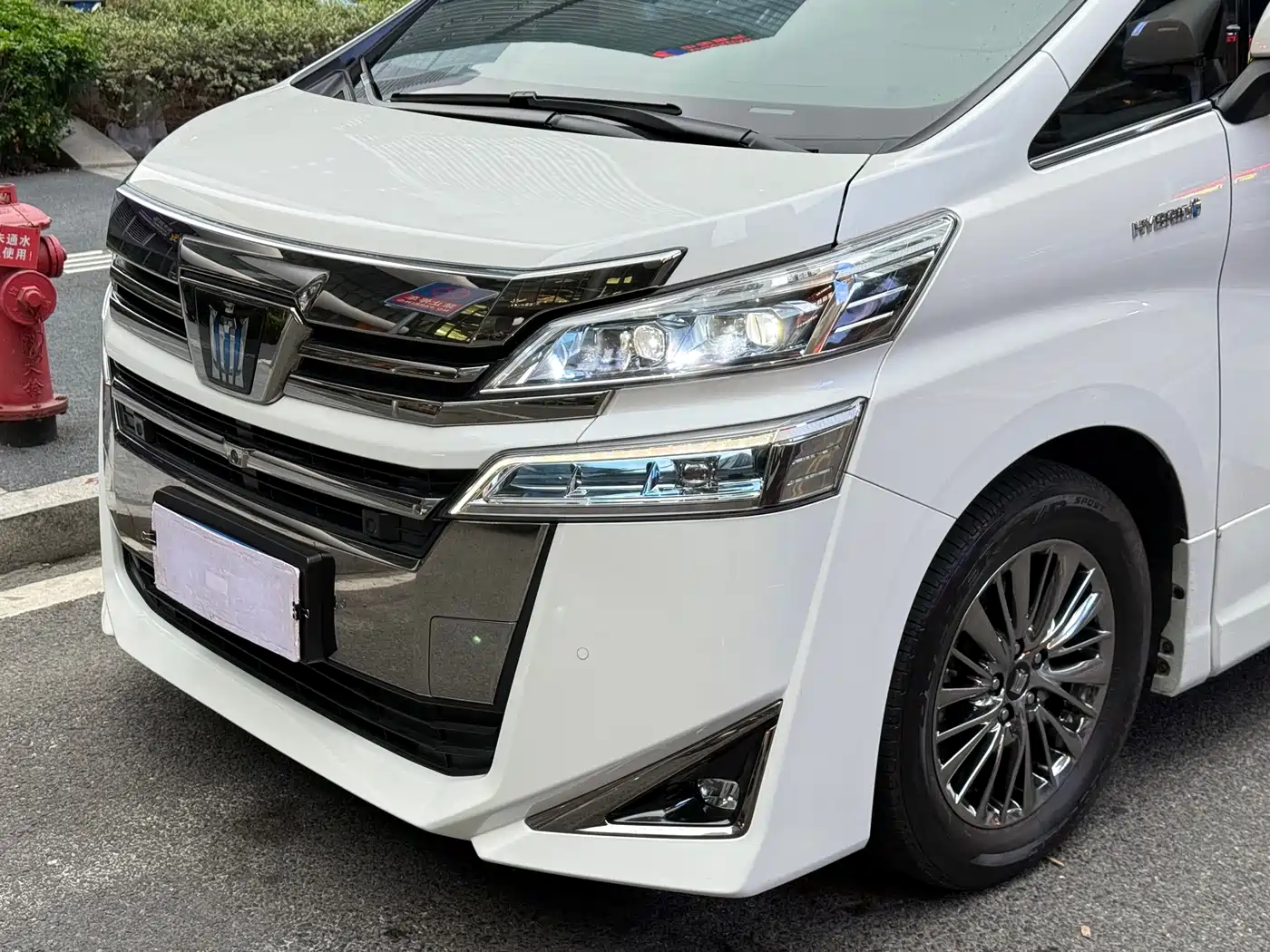 Toyota Vellfire 2021 Crown Hybrid 2.5L HV Premium Edition фото 2