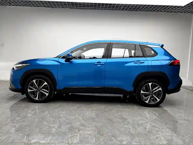 Toyota Frontlander 2022 2.0L CVT Luxury PLUS Edition фото 9