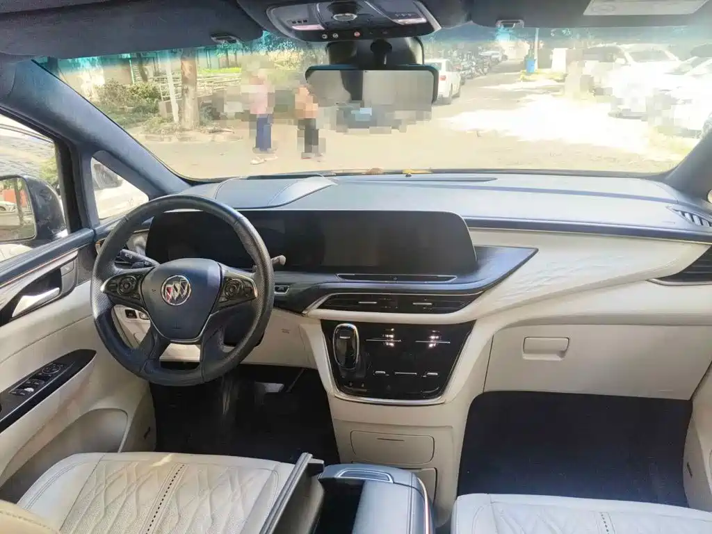 Фото 12 - Buick GL8