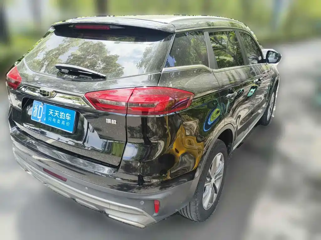 Фото 2 - Geely Boyue