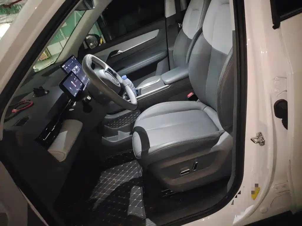 Besturn Yueyi 03 2026 2025 Model 565km Enjoy Edition