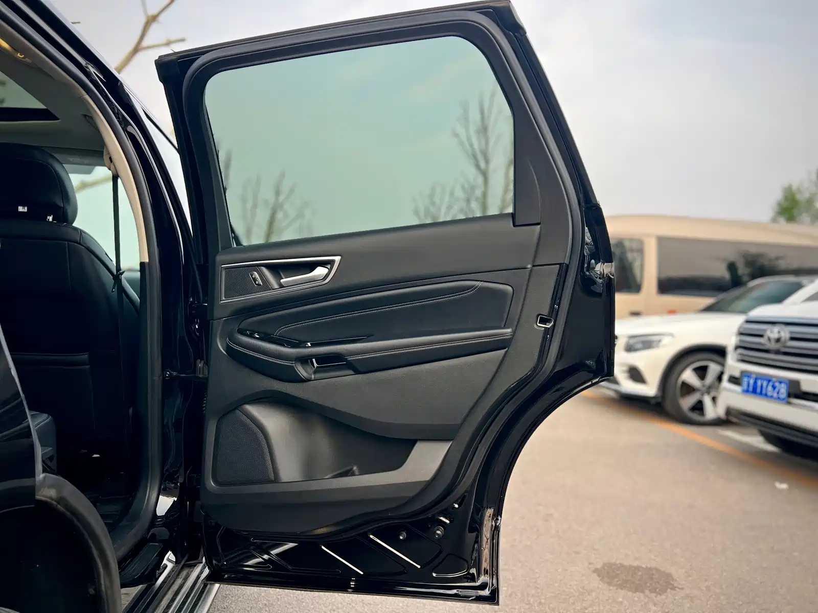 Фото 26 - Ford Edge