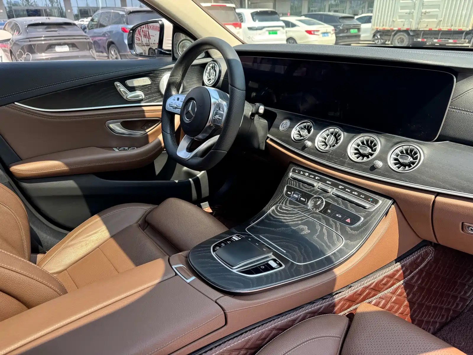 Фото 6 - Mercedes-Benz E-Class