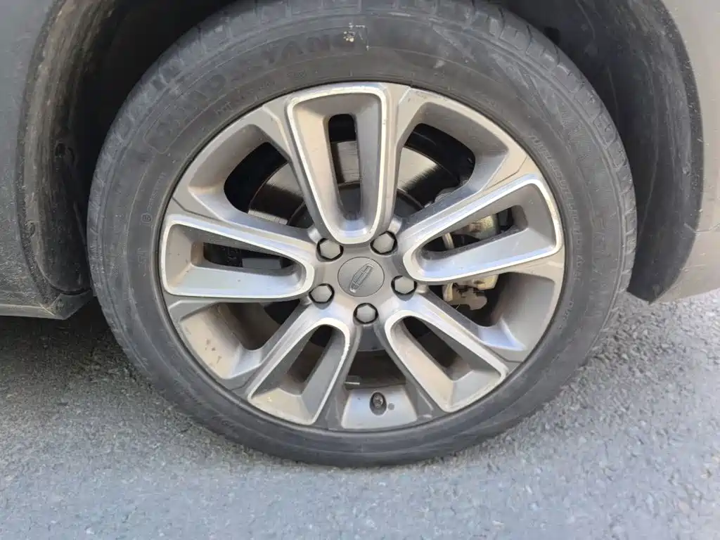 Фото 23 - Geely ICON