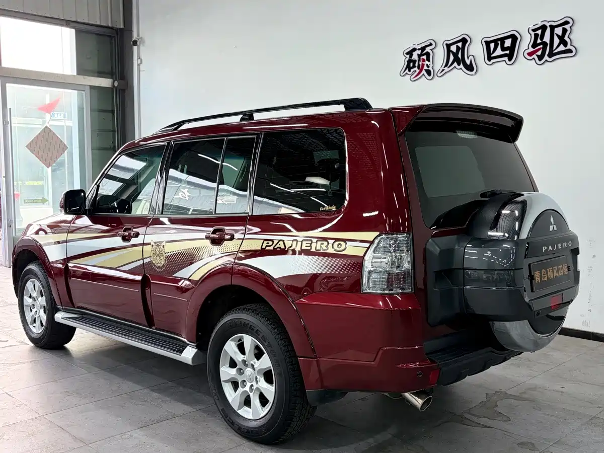 Фото 3 - Mitsubishi Pajero (Import)