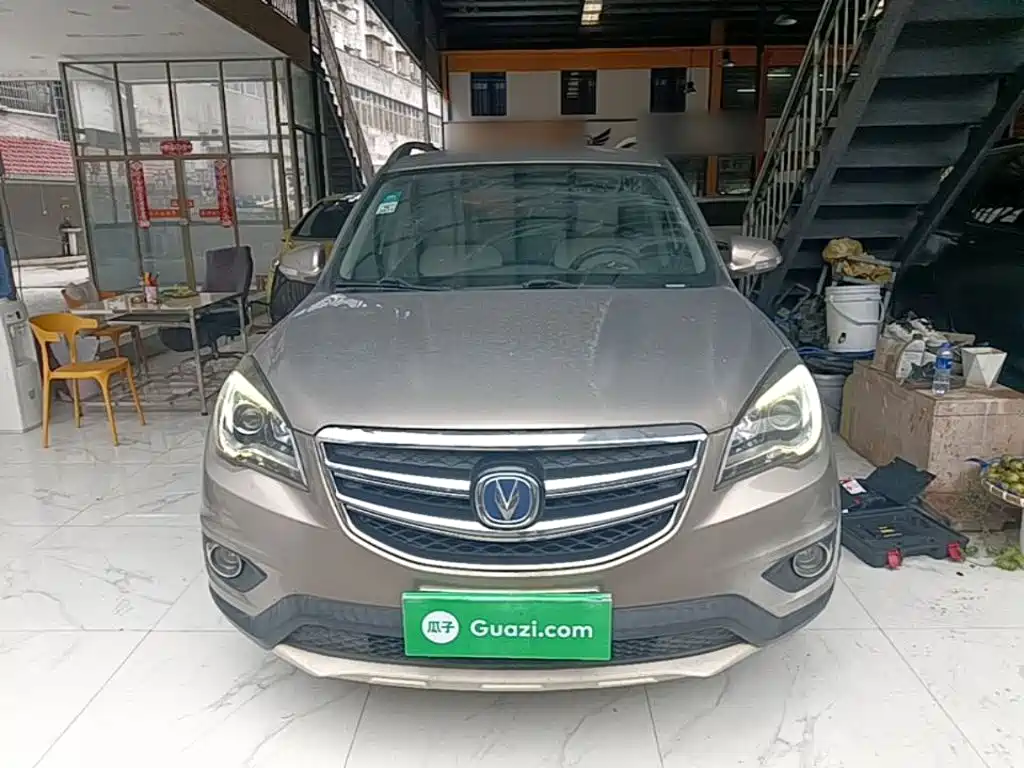Фото 3 - Changan CS35