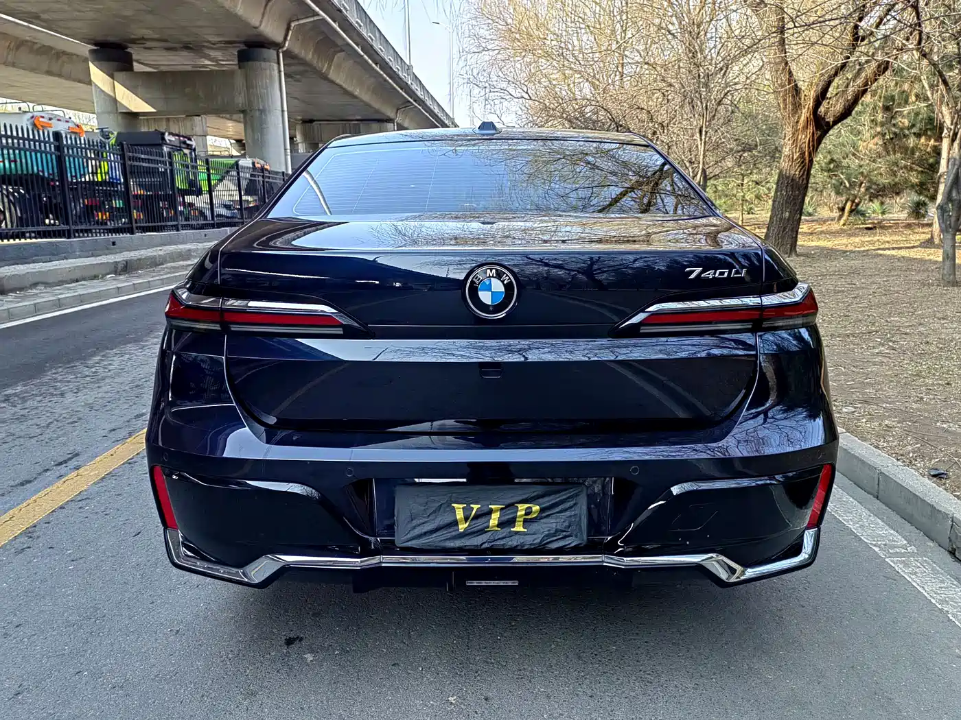BMW 7 Series 2023 Model 735Li M Sport Package фото 6