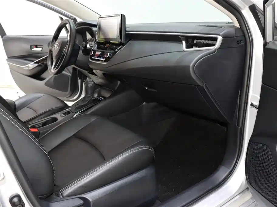 Toyota Corolla 2021 Hybrid 1.8L E-CVT Pioneer Edition фото 8
