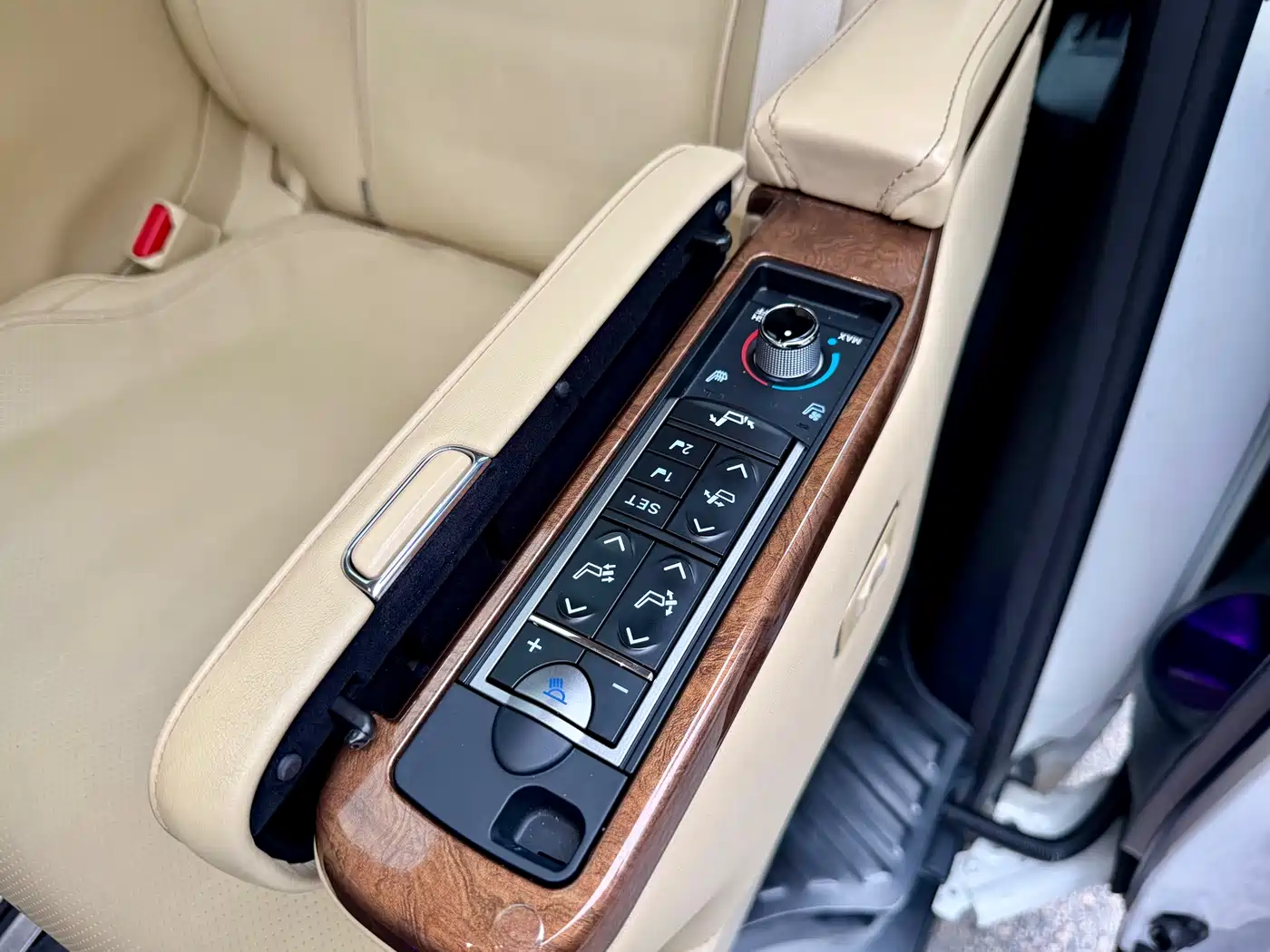 Toyota Alphard 2015 3.5L Premium Edition фото 14