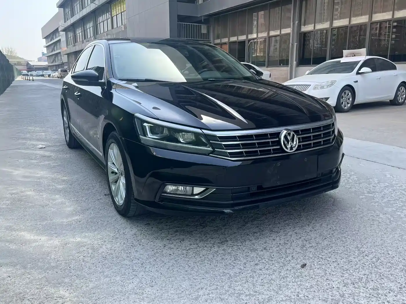 Photo 3 - Volkswagen Passat