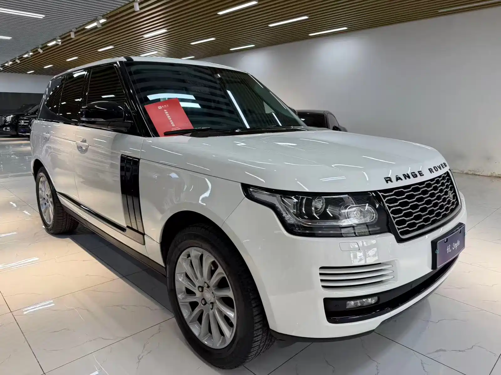 Фото 1 - Land Rover Range Rover