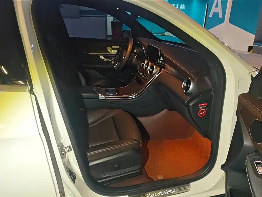 Mercedes-Benz GLC 2022 Facelift II GLC 260 L 4MATIC Luxury фото 8