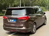 Фото 4 - Buick GL8