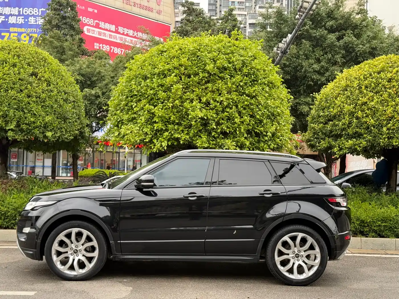 Land Rover Range Rover Evoque (Import) 2013 2.0T 5-door Premium Edition фото 8