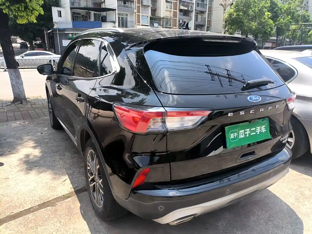 Фото 5 - Ford Escape