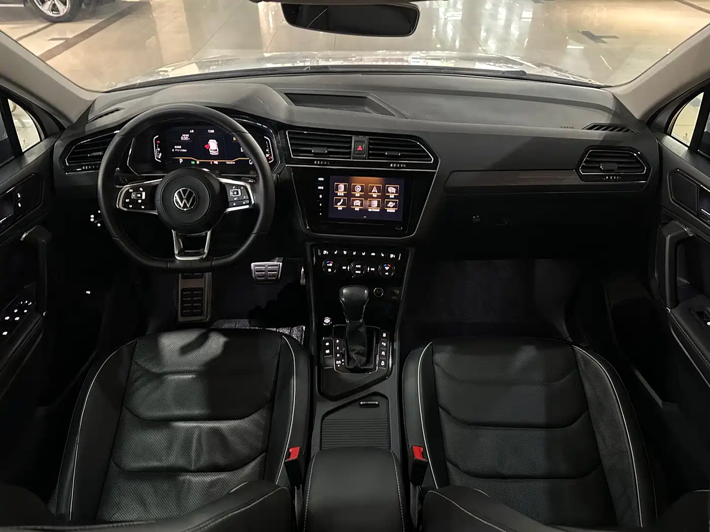Volkswagen Tiguan L 2021 330TSI Automatic 2WD R-Line Flagship фото 12