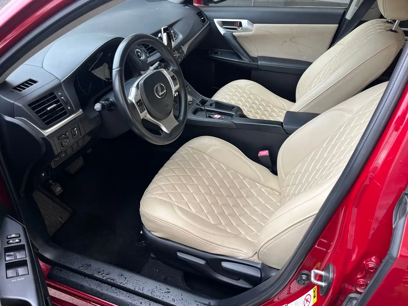 Фото 9 - Lexus CT