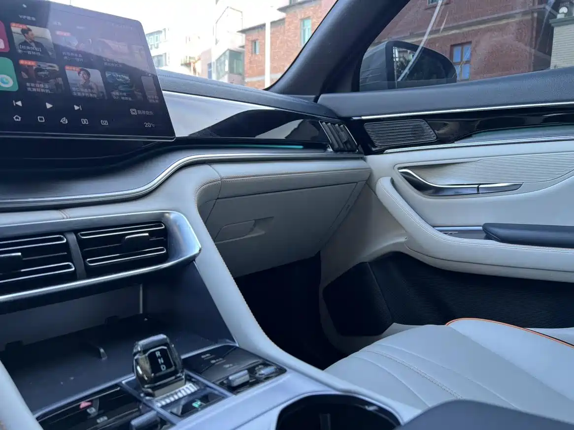 BYD Song PLUS PHEV 2024 Glory Edition DM-i 71km Luxury фото 7